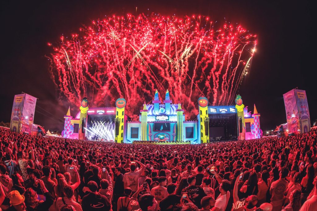 BOMBASTIC DE RECORD CON MÁS DE 40.000 ASISTENTES BOMBASTIC DE RECORD CON MÁS DE 40.000 ASISTENTES