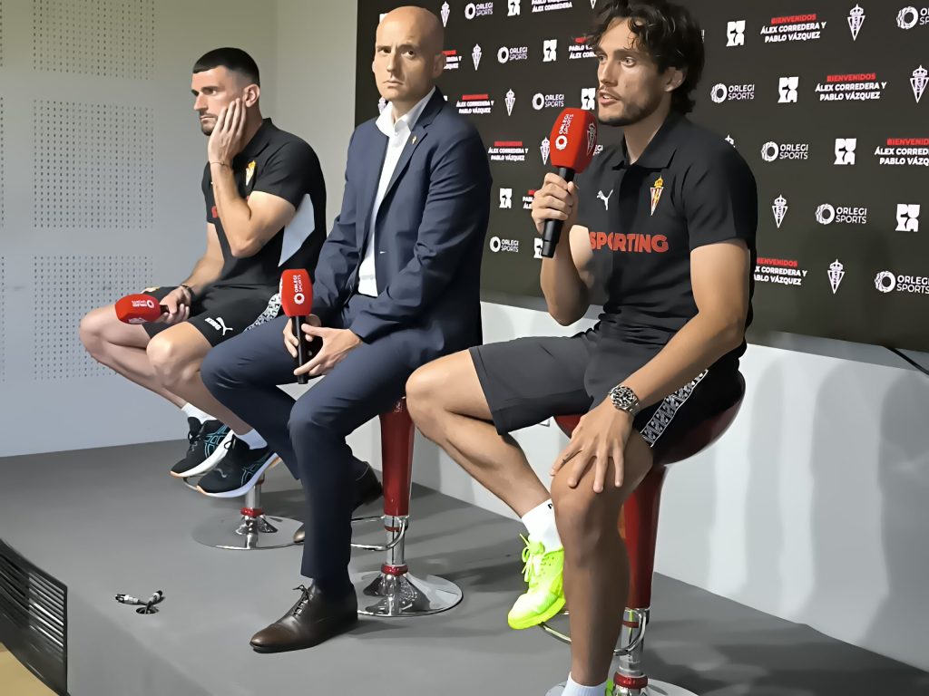 El Sporting presenta en Mareo a Álex Corredera y Pablo Vázquez El Sporting presenta en Mareo a Álex Corredera y Pablo Vázquez
