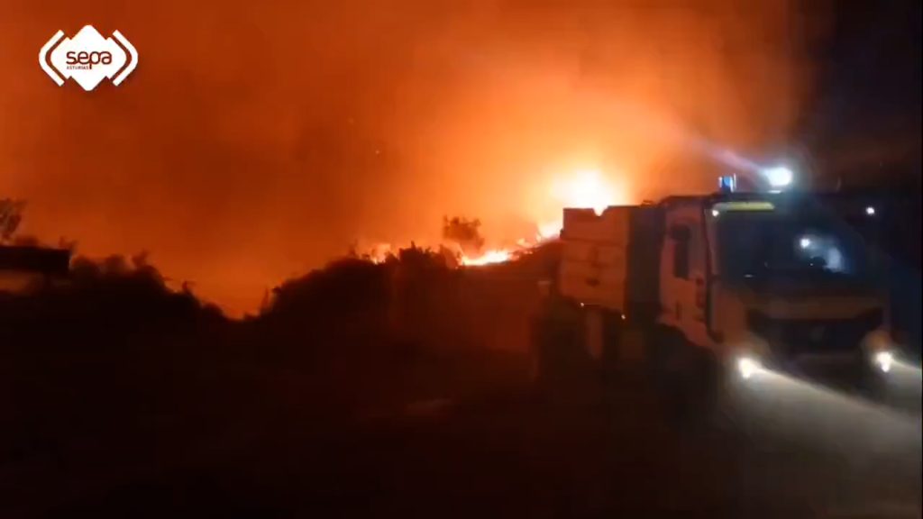ASTURIAS ENTRA EN FASE DE EMERGENCIA SITUACIÓN 2 Y PIDE AYUDA A LA UME ASTURIAS ENTRA EN FASE DE EMERGENCIA SITUACIÓN 2 Y PIDE AYUDA A LA UME