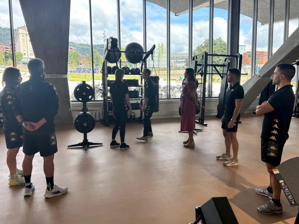 El Ayuntamiento de Oviedo incorpora un novedoso servicio de entrenamiento interactivo al equipamiento del Palacio de Deportes, el sistema TECH-FIT