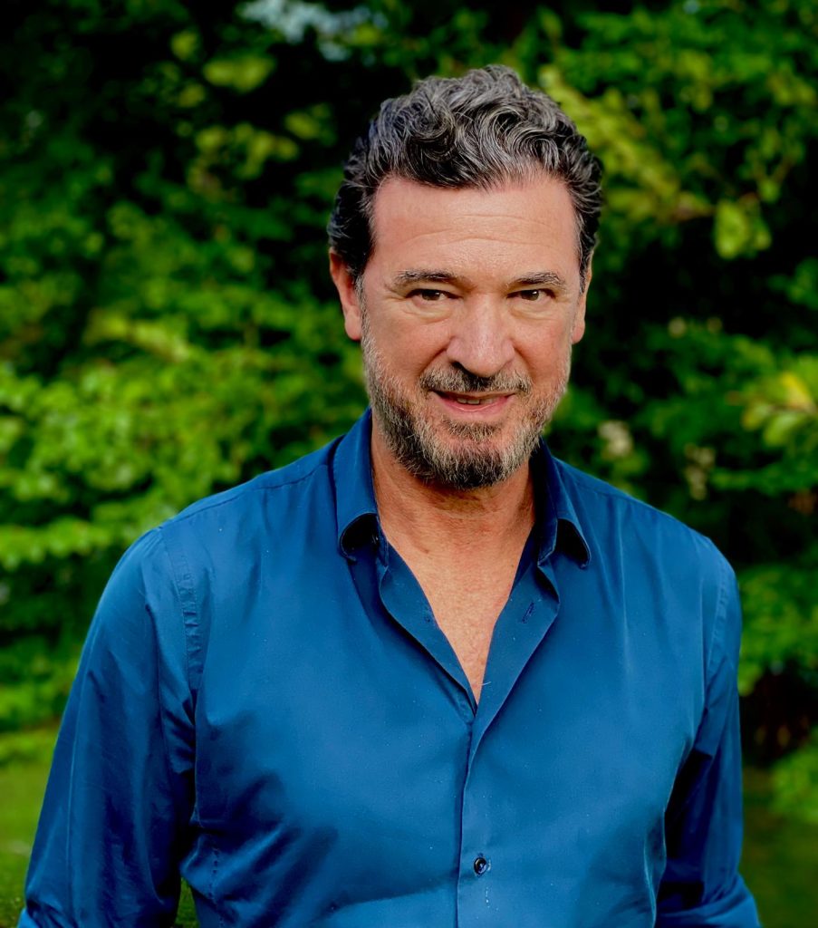 Julio Medem, invitado de honor en la XXIV edición de Avilés Acción 2025, el cineasta donostiarra ofrecerá una exclusiva clase magistral sobre dirección cinematográfica para cineastas y espectadores Julio Medem, invitado de honor en la XXIV edición de Avilés Acción 2025, el cineasta donostiarra ofrecerá una exclusiva clase magistral sobre dirección cinematográfica para cineastas y espectadores