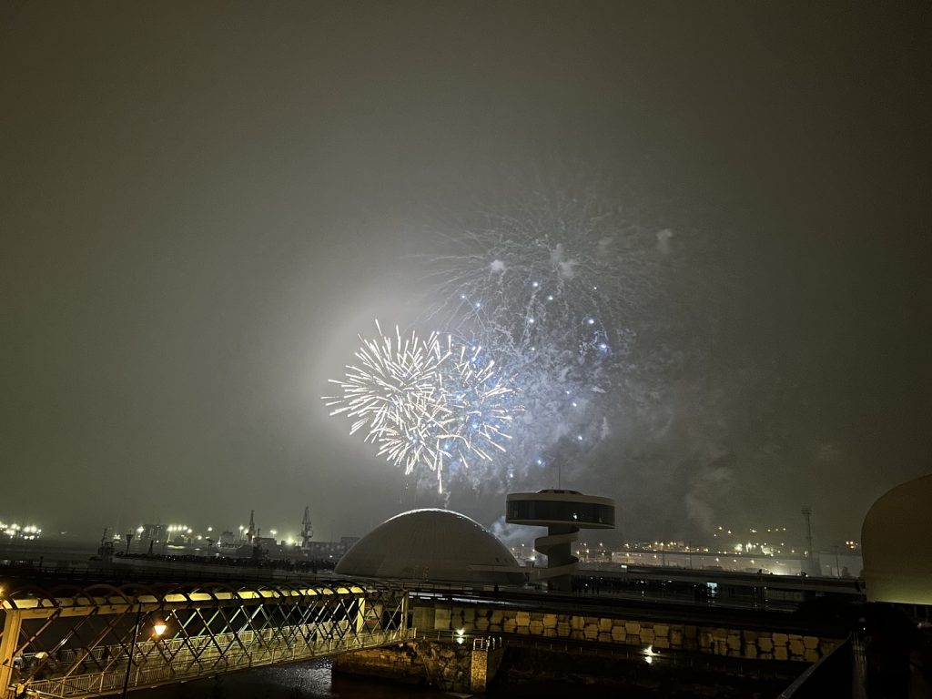 Fuegos artificiales en Avilés Fuegos artificiales en Avilés