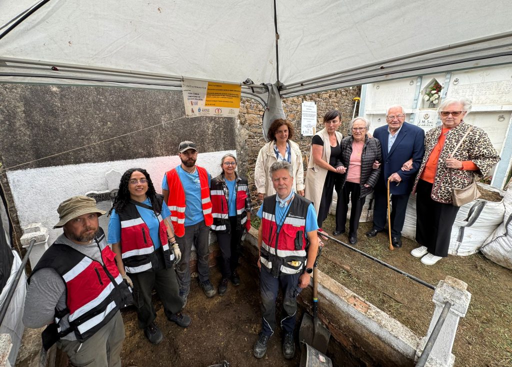 Asturias comienza la exhumación de las víctimas del franquismo en la fosa de Carcéu, los trabajos se centran en la búsqueda de seis jóvenes de entre 17 y 21 años asesinados en octubre de 1936 en Valdés