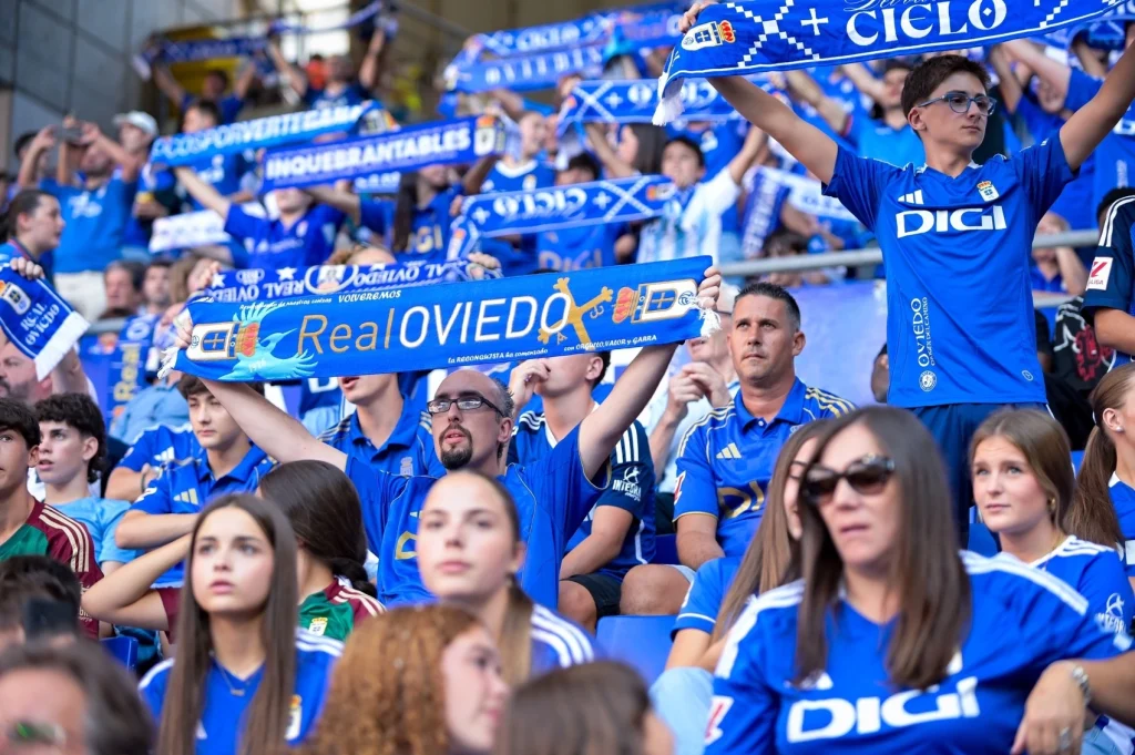 Para el partido Real Oviedo FC Barcelona las localidades estarán disponibles, únicamente, para usuarios de carnet oviedista las primeras 48 horas desde su puesta a la venta Para el partido Real Oviedo FC Barcelona las localidades estarán disponibles, únicamente, para usuarios de carnet oviedista las primeras 48 horas desde su puesta a la venta