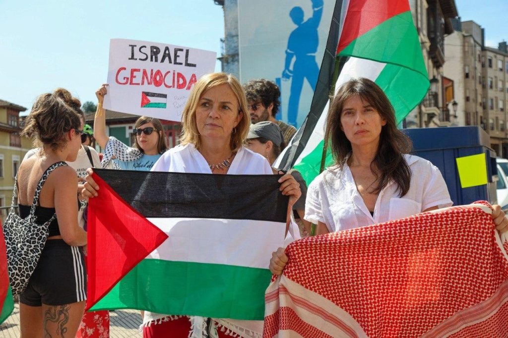El gobierno asturiano, grupos de izquierda y muchos ciudadanos manifiestan su apoyo total al pueblo palestino El gobierno asturiano, grupos de izquierda y muchos ciudadanos manifiestan su apoyo total al pueblo palestino